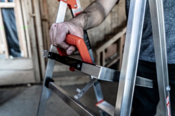 画像3: LG　フリップエヌライト　　アルミ上枠付脚立 (3)